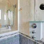 Elegante A Frejus, Piscine Villa