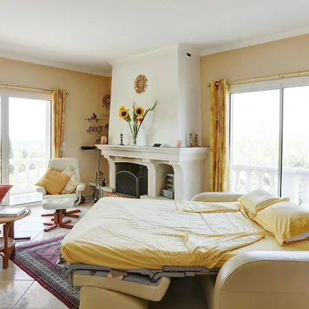De 3 Avec Vue Sur La Piscine Privee Et Jardin Clos A A 7 Km De La *