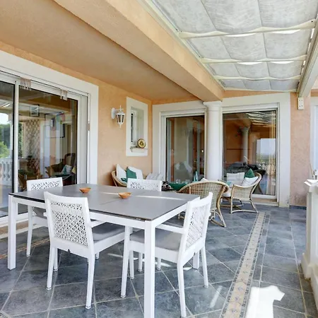 Elegante A Frejus, Piscine