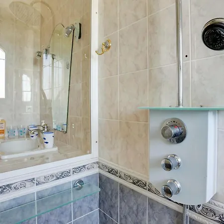 Elegante A Frejus, Piscine Villa