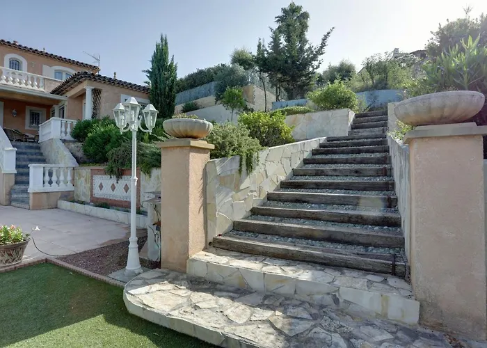 فيلة Elegante A Frejus, Piscine *
