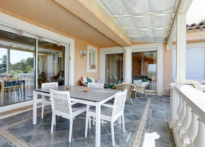 Elegante A Frejus, Piscine