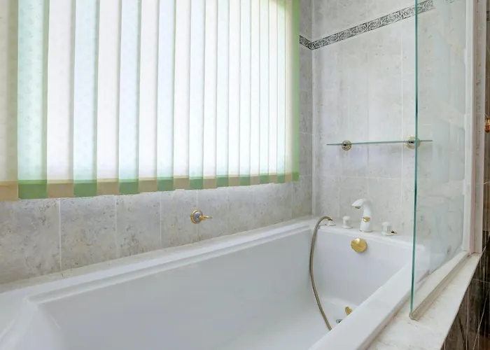 Elegante A Frejus, Piscine Villa