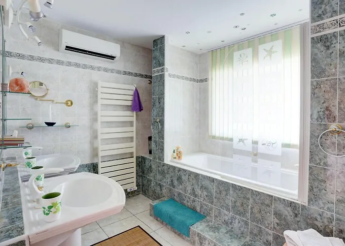 Elegante A Frejus, Piscine Villa *